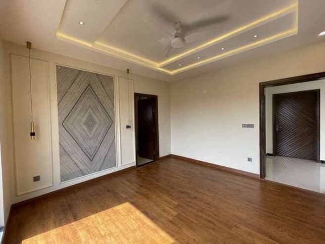 Kanal Marvelous House For Sale in Sector C Bahria Town Lahore