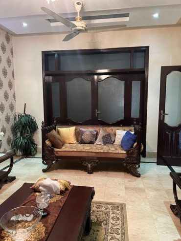 8 Marla house for sale in Bahria Town Lahore.  Usman Block.