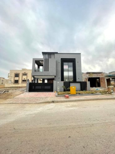 10 MARLA BEAUTIFUL HOUSE FOR SALE BAHRIA TOWN RAWALPINDI/ISLAMABAD