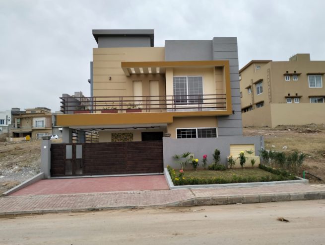 10 MARLA BEAUTIFUL HOUSE BAHRIA TOWN RAWALPINDI/ISLAMABAD