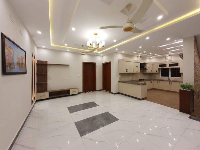 10 MARLA BEAUTIFUL HOUSE BAHRIA TOWN RAWALPINDI/ISLAMABAD