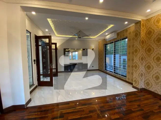 1 Kanal HOUSE FOR SALE IN DHA PHASE 6 LAHORE