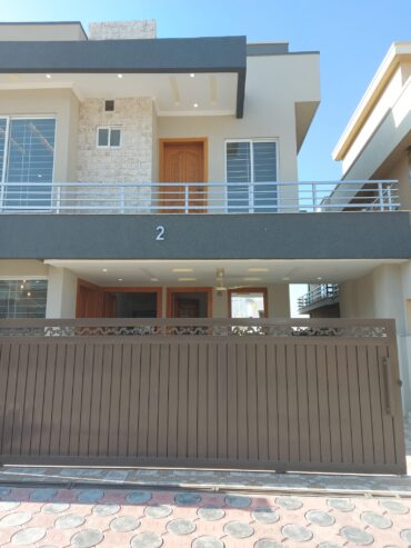 10 Marla brand new house for sale in Bahria town phase 8 lahore