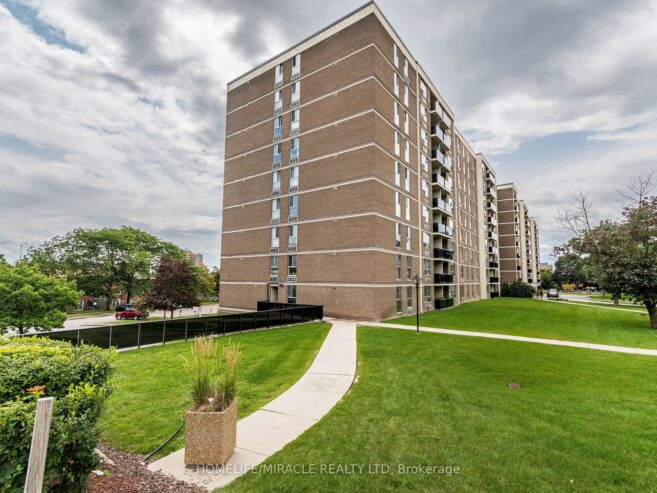 Sold: $ 555,000 Listed: $ 579,900 Sold 27 days ago Unit 902 – 2835 Islington Ave North York – Humber Summit